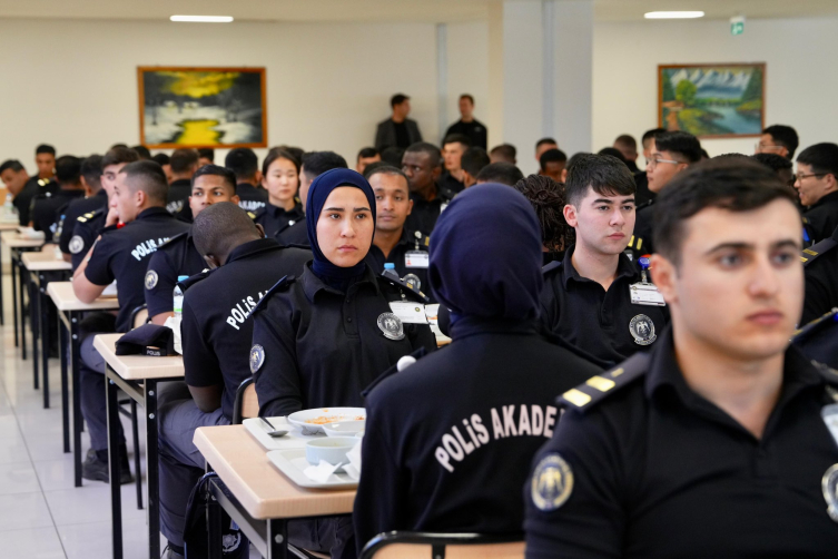 Bakan Yerlikaya Polis Akademisi'ni ziyaret etti
