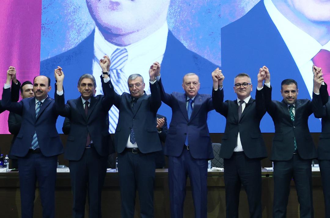 Son Dakika | Transferler devam ediyor: Diğer iki belediye AK partisine geçti! Başkan Erdoğan rozetler giydi 3